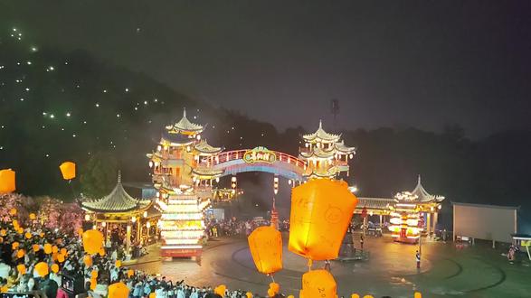 大年初三葛仙村最后的孔明灯海和烟花秀