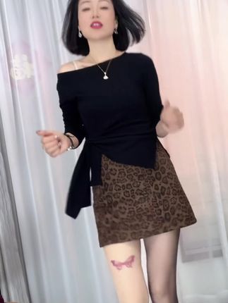 #今日穿搭 #气质女神范儿 #谁穿谁漂亮 #百搭显瘦 #时尚穿搭女装