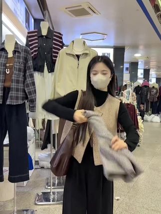 小香风西装马甲外套女春秋外穿短款法式名媛高级无袖马夹坎肩背心#只做高品质 #时尚休闲女装 #复古穿搭 #小个子穿搭 #减龄气质