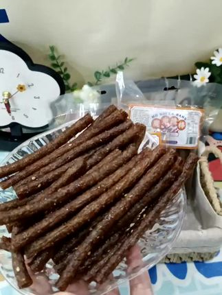 不是所有辣棒都敢叫"魔鬼"——馋外婆用三重辣力证明实力:印度魔鬼椒的灼辣打底,藤椒的麻香缠舌,最后用湖南朝天椒的鲜辣收尾。
