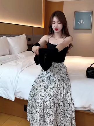 #半身裙女 #秋季穿搭 #显瘦穿搭 #今日穿搭look 【三个裙长】高级感碎花半身裙2025新款高腰气质a字裙雪纺大摆长裙 #女装 @DOU+小助手