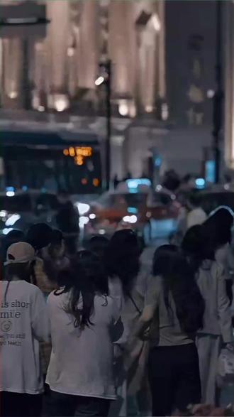 妈妈是世界上唯一一个和
你共享过心跳的人,所以
一定要善待妈妈。
催泪新歌上线,看到最后,
你流泪了吗?
#情感音乐#亲情无价