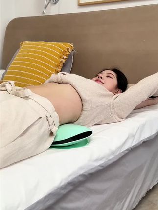 曲度腰部按摩器腰椎舒缓牵引护腰震动热敷智能腰部颈部家用按摩仪#腰椎牵引器 #腰部按摩器 #颈椎按摩仪