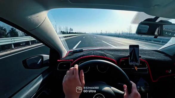 男人下半场太重要了,男人真正的人生,从35岁开始!男人根本无需介意年龄,十年的学习,十年的历练,五年的沉淀,35岁正式扬帆出发。男人拼的不是上半场,而拼的是下半场!褪去了20岁的年少轻狂,挺过了30岁的焦虑彷徨,35岁前见过山水,逃过江湖。这个时候的你,才是状态最佳的时候。拿出你的底气,重新出发!!!#