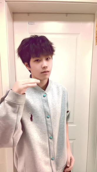 别辜负眼前季节#咏春 #手势舞 #一学就会系列