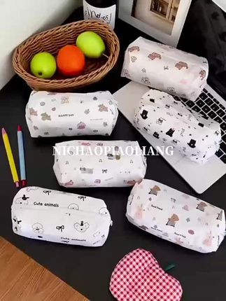 新款卡通小狗印花可爱笔袋ins高颜值少女大容量学生文具收纳袋