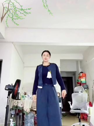 风把你说过的话吹散了,可那些藏在字缝里的温度,却像针一样扎在心上,每逢阴雨天就隐隐作痛。