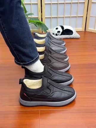 抓紧时间入手这款加绒加厚棉鞋,给你的冬季增添一份温暖和舒适,让每一刻都充满活力!