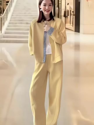 #休闲减龄穿搭 #春秋新款 #减龄气质 #运动套装穿搭