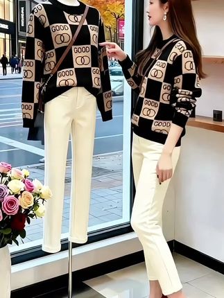 #来双11解锁秋冬本命穿搭 烫钻毛衣女欧货棋盘格宽松圆领显瘦针织衫百搭2025秋冬上衣保暖厚#谁穿谁好看#高级感 #高级感穿搭 #减龄显瘦
