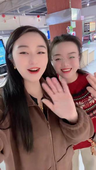 今天见到亳州大网红丁三斤了❤️❤️❤️