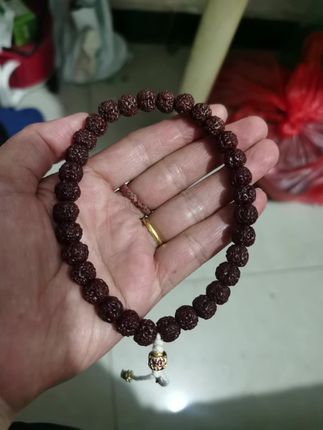爆红小金刚。机刷飞碟无相佛佛珠,玉化文玩手串,做工细腻精致。#好物分享随拍。#青妹
