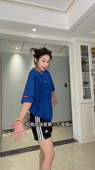 蓝色是真显白呀#鲨鱼嘴 #鲨鱼嘴短裤 #短袖 #潮牌男女同款