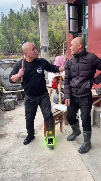 我没有笑啊 你们看见我笑了吗。 #农村最朴素的生活 #搞笑视频 #看一遍笑一遍 #憋笑挑战