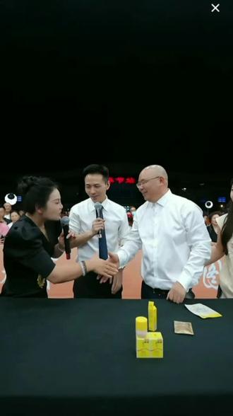 国货之光春娟黄芪霜!46年专研黄芪护肤!自建黄芪基地,早晚补水保湿!柔润修护强韧,焕现莹亮肌!88到手5件套‼️ #618好物节 #春娟黄芪霜 #国货 #索图大舞台 #好物推荐🔥