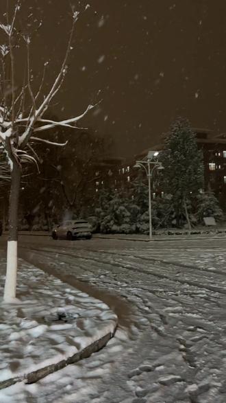 世界像一个最大的橱窗 伫立在窗外 我发誓想要的一定得的到