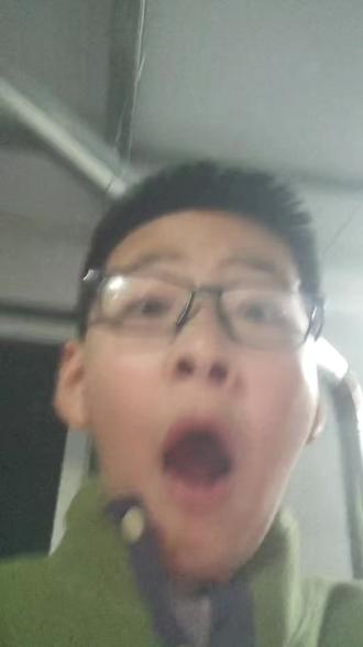 请问呢 这不是红烧恐龙吗#欠揍的弟弟