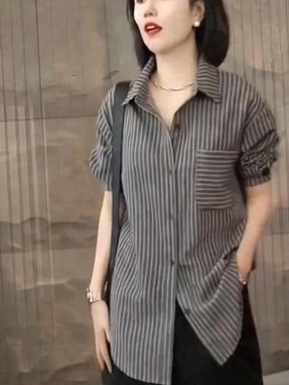 条纹衬衫女装春秋季外穿复古长袖衬衣显瘦遮肉穿搭网红洋气女装#气质穿搭 #穿搭 #春秋穿搭 #时尚穿搭 #时尚气质穿搭 @DOU+小助手 @DOU+上热门