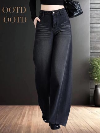 终于找到一款一米五小个子能穿的既显洋气又显瘦的高腰窄版直筒牛仔裤了。现在我去哪都得穿着它,你就抱着退货的态度去试,我敢带着运费险让你尝试。就是我确信你不但不会退,反而会接二连三的来回购,你知道为什么吗?新款这款即神秘又浪漫的牛仔裤,版型时尚,款式新颖,遮肉显瘦的效果超级棒。面料也选用高品质软牛仔面料,柔软有筋骨,上身挺阔,不易变形,高腰设计是它的一大亮点。