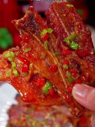 去饭店必点的手抓扇子骨,在家也可以做啦#肉质细腻外焦里嫩#大人孩子都爱吃#手抓扇子骨#农村美食#妈呀太香了