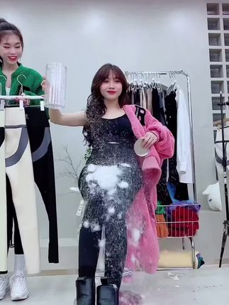 拥有自信,始于穿衣。优质服装,让你散发无与伦比的魅力!#秋冬穿搭 #鲨鱼裤#舒适保暖#高腰收腹提臀裤
