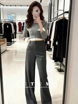 谁懂啊!这条西装阔腿裤直接封神✨  春秋穿正合适的宝藏裤裤!高腰设计秒现三七分,垂感绝了完全不贴腿,走路带风还显腿直~  韩系松弛感拿捏住,搭卫衣是甜妹,配衬衫变职场人,拖地长度超显高!89r挖到的正品新款,小个子/微胖姐妹都能冲,已焊在身上! #早秋黑白灰穿搭测评#晒晒我的秋日穿搭 #早秋不费力显贵穿搭#高级感穿搭  #秋季百搭且实穿的神裤合集@DOU+上热门 @抖音创作小助手