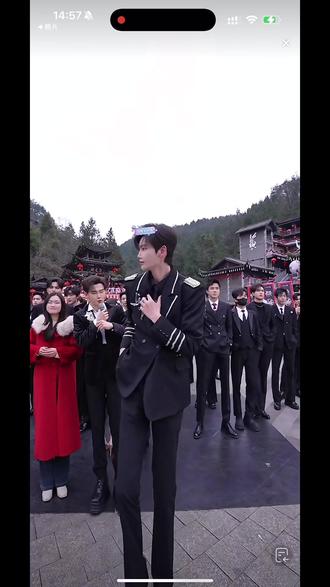 都爱我们的王,太受欢迎了#银河系王林 @001-王林🍃 @AI瑶瑶• 银河系001|团队招优PGY