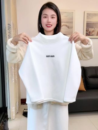 秋冬天不想给孩子穿的里三层外三层的,这件加绒的打底衫一定要给孩子安排上,面料软乎乎糯叽叽的,很舒服,弹力也大,单穿内搭都很不错。#高级感穿搭 #显高显瘦 #气质穿搭 #强烈推荐 #百搭打底衫