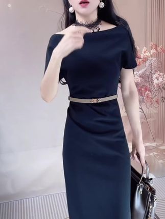 【英子专属】气质高冷御姐风斜肩连衣裙2025新款女高级感显瘦包臀裙