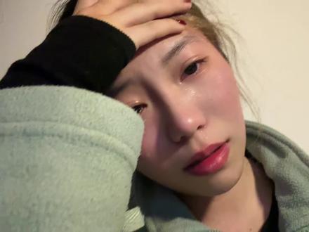 我可以过得不如一条狗 但绝不能让我妈知道 因为她会彻夜失眠