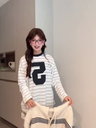 慵懒风撞色条纹连帽毛衣外套女秋冬季韩系宽松中长款针织开衫上衣#慵懒风#百搭#气质穿搭#针织衫#秋冬穿搭