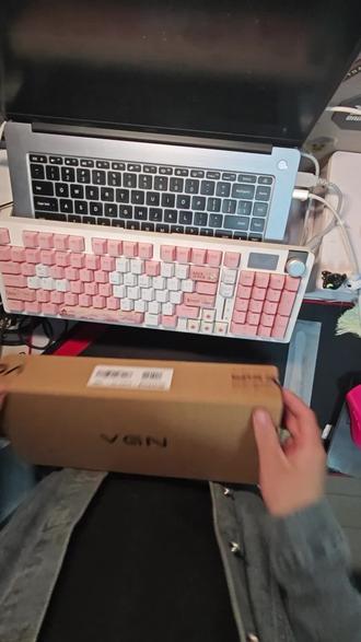 今天是开箱视频#VGN霓虹 #电竞