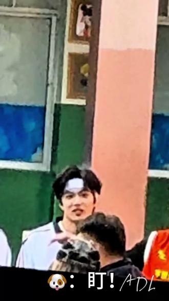 终于 你再次出现在了我的眼前
#刘耀文#宇宙闪烁请注意 #线下#见面#乐山