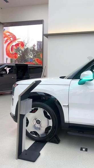 理工直男——极氪汽车
把肉埋在饭底下
AMG GT XX同款PS5E轮胎
7天40000km的严酷磨砺
暗藏硬核配置,实力自带底气
#全球超豪华旗舰SUV