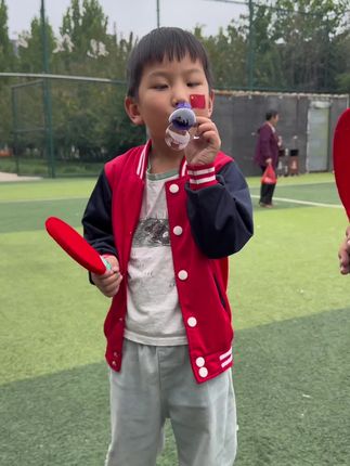 小孩子的快乐,果然很简单呀😀😀#泡泡 #儿童 #可爱男孩 #户外