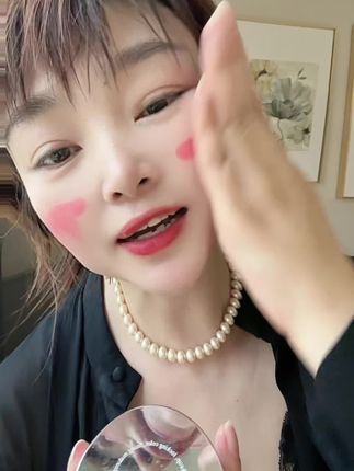 这款定妆散粉超好用!不干不脱妆!夏日化妆必备定妆神器嘭嘭紫色适合任何肌肤!#防水防汗不脱妆 #女神必备