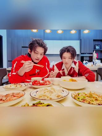 。。。我都快不认识糖拌西红柿了,普普你这也太宠了#磕糖 #甜蜜暴击 #郝熠然#云旗