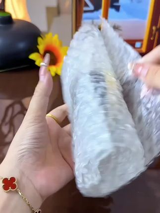 终于等到澳兰黛气垫来活动了~上脸均匀自然不假白,遮瑕的同时还能提亮肤色,关键还有替换装,真的好划算呀 #气垫推荐 #澳兰黛气垫bb霜 #精致女人必备#气垫
