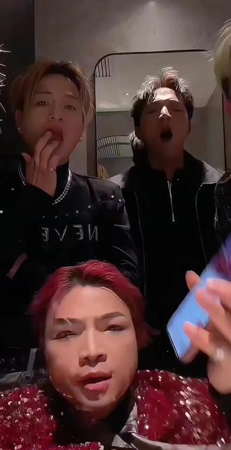 蹦山咔拉咔五兄弟原创歌曲的第二首新歌《妈妈》#酷狗音乐🎵 #QQ音乐🎵各平台陆续推出 #搜索蹦山咔拉咔《妈妈》可听 @关恒(蹦山咔拉咔)º⁶¹⁶ @关锦(蹦山咔拉咔)º⁶¹⁶ @º⁶¹⁶ 关启(蹦山咔拉咔) @º⁶¹⁶ 关亚(蹦山咔拉咔) @º⁶¹⁶ 关正(蹦山咔拉咔) #搜索蹦山咔拉咔