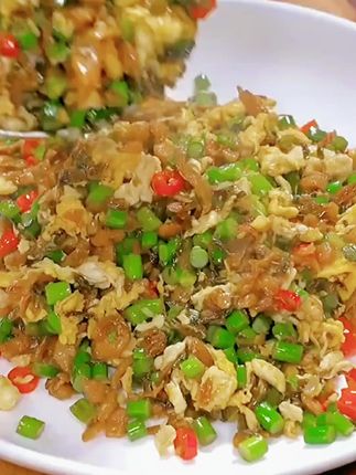 外婆菜,炒饭 ,炒肉,拌面都超好吃,家人们大家赶快推起来吧#下饭神器 #外婆菜 #太好吃了 #太香了