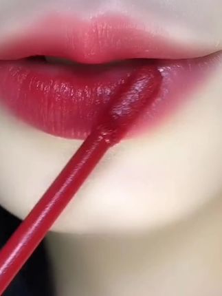 吹爆这款唇釉了!大牌价格都这么低了呀,姐妹们赶紧来耗啦! #唇动就心动 #唇妆 #不沾杯不掉色 #唇唇欲动 #口红试色