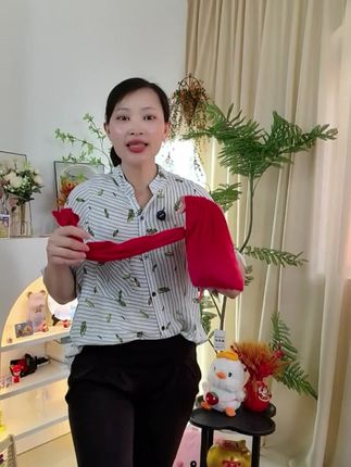 俗话说:背薄一寸,年轻10岁,每天坚持10分钟拍拍背部,把背拍通了,身体都轻松了#拍打袋#经络疏通 #拍打养生#健身拍打袋#居家锻炼@巨量千川