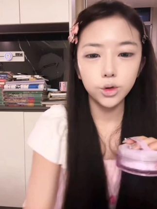 玛可安迪闪耀紫轻肤定妆粉带闪散粉#散粉#定妆散粉#粉质细腻#不卡粉#轻薄持妆