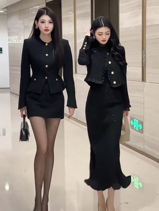 姐妹们都来穿这小香风千金套装,收腰设计显瘦又气质,上身效果真的太好看了#女神穿搭 #高级感穿搭 #穿搭分享