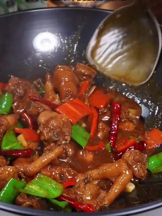 家庭版大盘鸡,做法简单又好吃,太下饭了#大盘鸡 #鸡腿 #家常菜 #抖音美食推荐官
