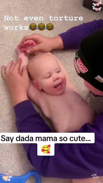见证人类幼崽第一次喊爸妈,这幸福谁懂啊! #萌娃搞笑日常 #孩子的快乐很简单 #孩子就是拿来玩的 #熊孩子 #人类幼崽