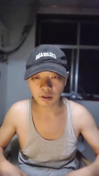 贫困生看演唱会被停资助,他到底错了吗?