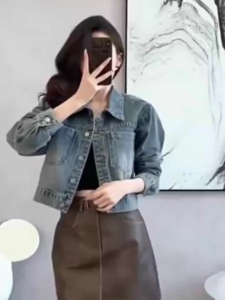 复古水洗牛仔短外套女春秋季2025新款简约时尚气质显高夹克衫上衣#时尚简约风格 #夹克外套 #牛仔外套 #春秋新款 @DOU+小助手