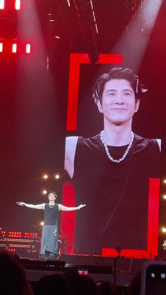 #王力宏 #王力宏演唱会 #最好的地方 #王力宏诸暨 #火力全开 二哥唱功了得,太嗨了,最好的地方火力全开