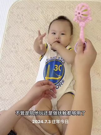 我儿子月子里老是吐奶,有时候还漏尿,天天洗床单,然后就入手了#可水洗隔尿垫。省心多了。#隔尿垫 #宝宝吐奶 #宝宝漏尿 #尿床
